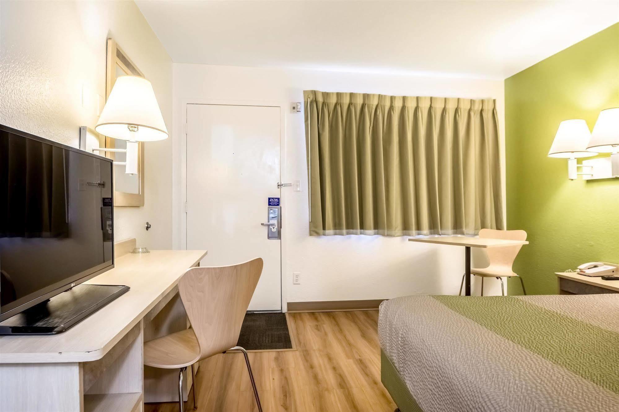 Motel 6-Pueblo, Co - I-25 ภายนอก รูปภาพ