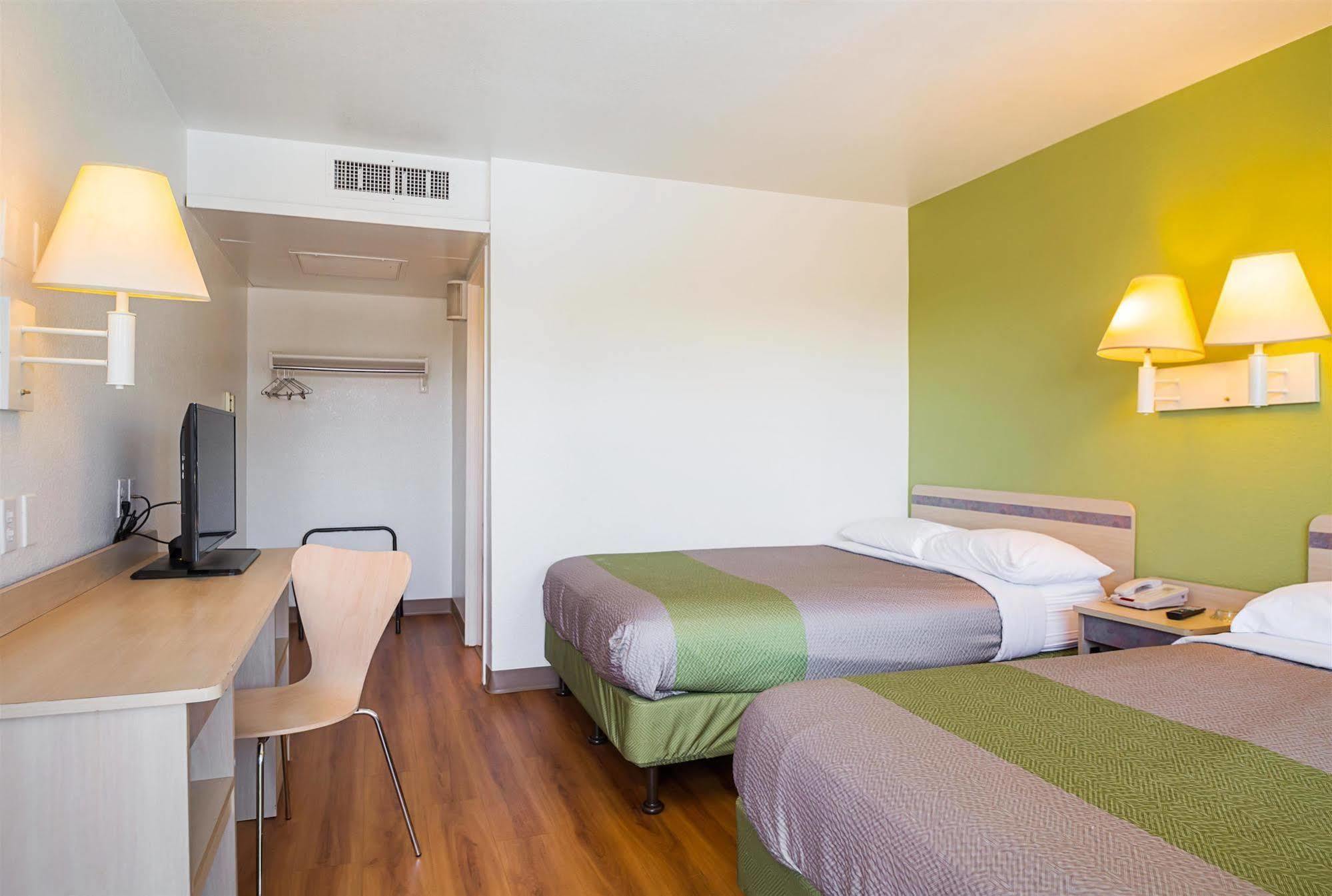 Motel 6-Pueblo, Co - I-25 ภายนอก รูปภาพ